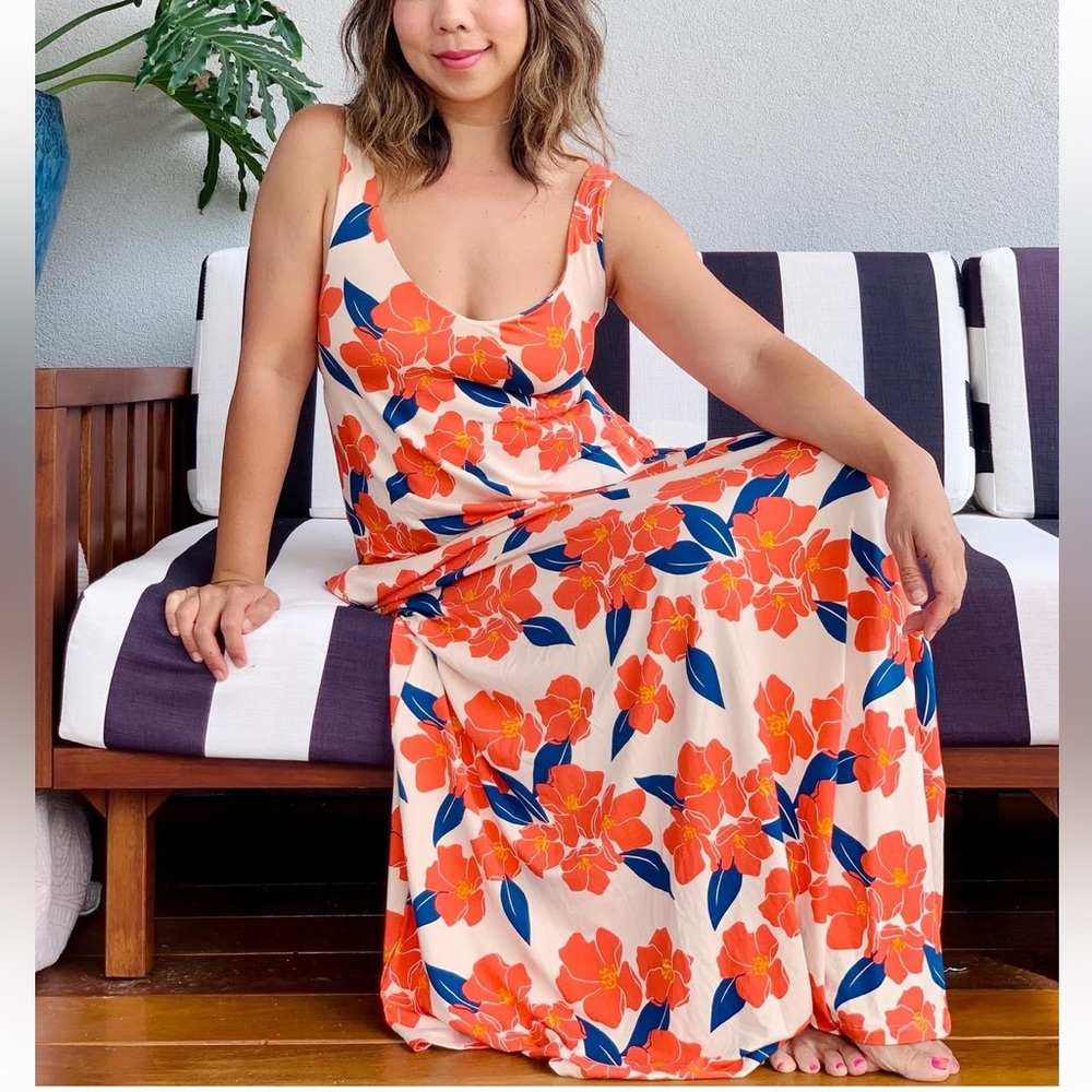 🌺 Fighting Eel Dress Celeste (Maxi Length)
Size S EUC